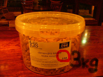 殻付きアーモンド 2.JPG